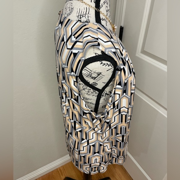 Calvin Klein Geometric Patterned Women's Top Size Large - Picture 2 of 9